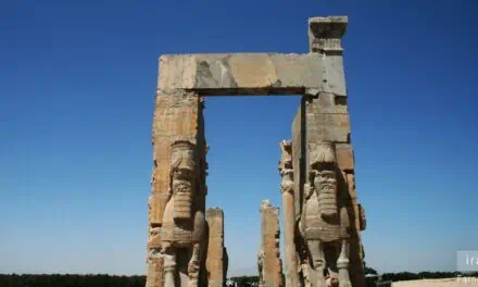 Die Apadana ist eine Säulenhalle von Persepolis