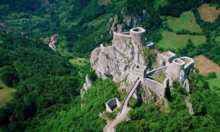 Schloss des Babak, Iran zur Zeit der Sassaniden-Ära