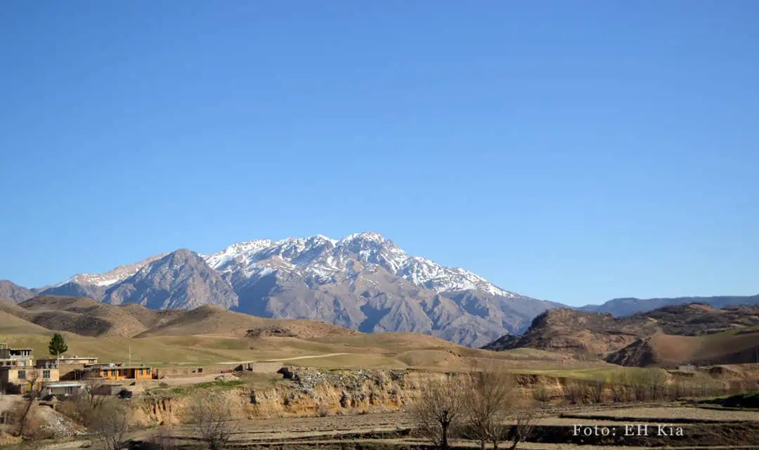 Das Dena-Massiv ist Teil des Zagros-Gebirges im Iran