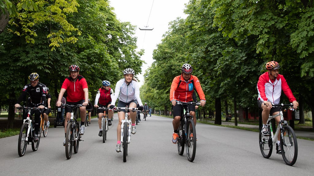 Radfahren auf der Hauptallee im Wiener Prater