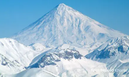 Der Demawend ist der höchste Berg im Elburs-Gebirge im Iran