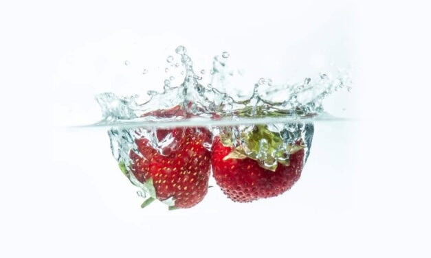 Effektive Methoden zum Abwaschen von Pestiziden von Erdbeeren
