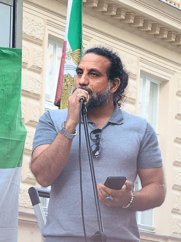 Amin Motamedi, Demo Wien am 09.07.2026